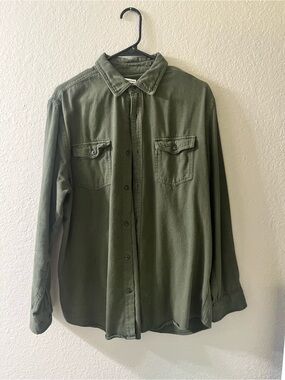 Amazon Essentials Olive Green Long-Sleeve Button-Down Shirt